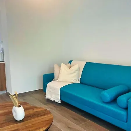 Phaedrus Living Coral Harmony Apartment